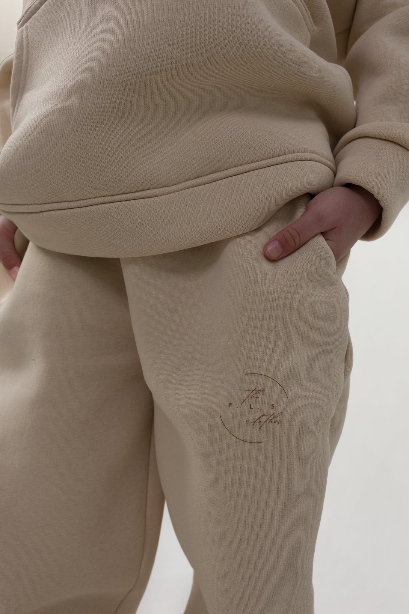 Basic Comfort – chlapčenské béžové tepláky