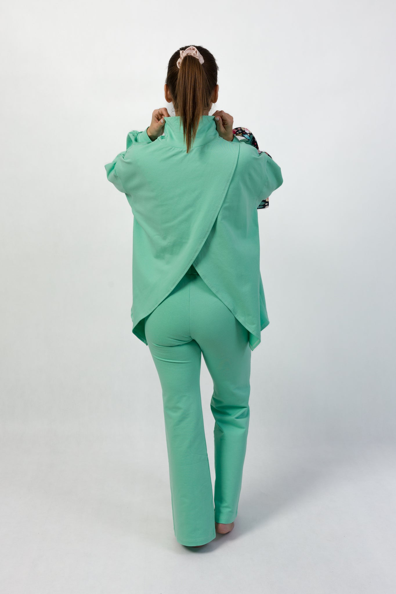 Comfort Shape – dámske rozšírené tepláky