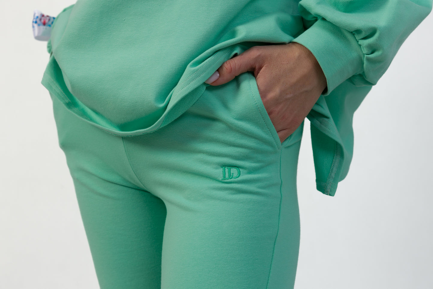 Comfort Shape – dámske rozšírené tepláky